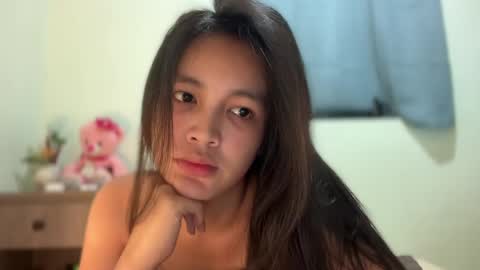 Snapshot of urkatiecookie chatting on 05/28/26, 02:09 Amira online show from 05/28/26, 02:09