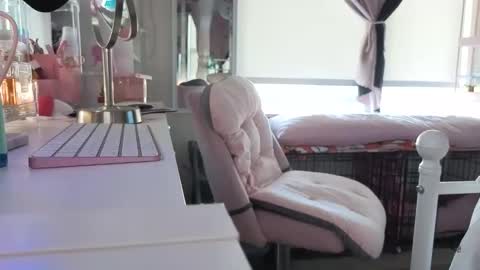 urlittlefilipina online show from 11/10/25, 04:06