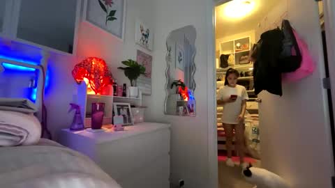 urlittlefilipina online show from 02/23/26, 05:21