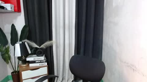 Snapshot of urlovely_angela chatting on 05/27/26, 03:25 urlovely_angela online show from 05/27/26, 03:25