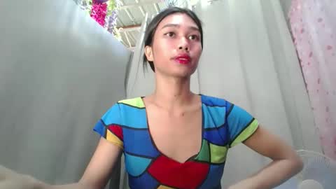 Snapshot of urloverjasmine_xx chatting on 05/19/26, 12:05 urloverjasmine_xx online show from 05/19/26, 12:05