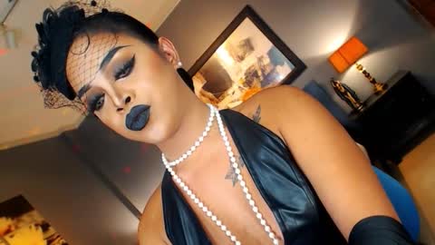 UrMajestyTyra online show from 10/11/25, 02:33