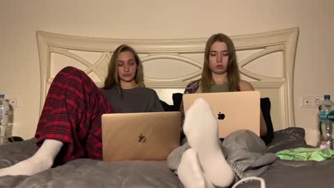 urmissalice online show from 12/30/24, 03:35