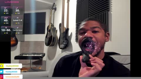 Snapshot of urnewdaddy90 chatting on 01/16/25, 08:43 Big Daddy online show from 01/16/25, 08:43