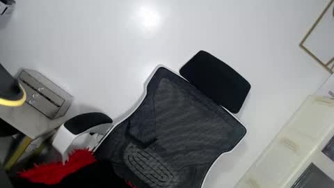 Lhea online show from 04/23/26, 09:30