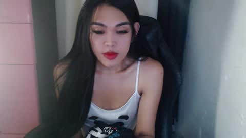 Snapshot of urpinayjenfuckerxxx chatting on 01/20/25, 12:46 Jenny online show from 01/20/25, 12:46