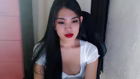 Snapshot of urpinayjenfuckerxxx chatting on 01/23/25, 12:14 Jenny online show from 01/23/25, 12:14
