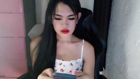Snapshot of urpinayjenfuckerxxx chatting on 01/26/25, 08:23 Jenny online show from 01/26/25, 08:23