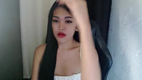 Snapshot of urpinayjenfuckerxxx chatting on 02/12/25, 10:37 Jenny online show from 02/12/25, 10:37