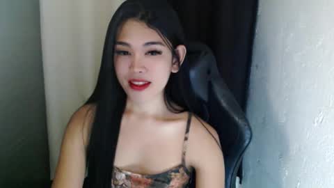Snapshot of urpinayjenfuckerxxx chatting on 02/14/25, 09:10 Jenny online show from 02/14/25, 09:10