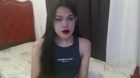 Snapshot of urpinayjenfuckerxxx chatting on 09/24/25, 10:18 Jenny online show from 09/24/25, 10:18