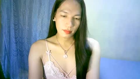 Snapshot of urpinaylovelyjuliaxxx chatting on 12/15/24, 12:49 queen julia not into CHEAPGUY online show from 12/15/24, 12:49