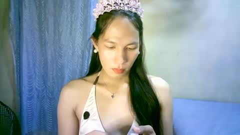 Snapshot of urpinaylovelyjuliaxxx chatting on 01/28/25, 12:22 queen julia not into CHEAPGUY online show from 01/28/25, 12:22
