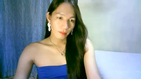 Snapshot of urpinaylovelyjuliaxxx chatting on 02/19/25, 12:44 queen julia not into CHEAPGUY online show from 02/19/25, 12:44