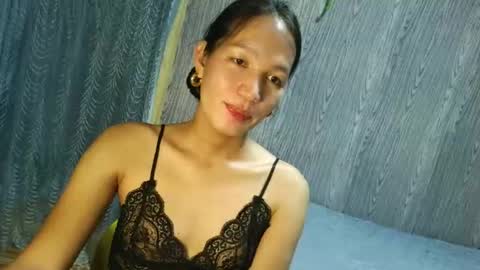 Snapshot of urpinaylovelyjuliaxxx chatting on 10/23/25, 01:54 queen julia not into CHEAPGUY online show from 10/23/25, 01:54