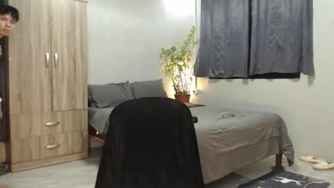 Snapshot of urpinoyasianx chatting on 02/15/26, 03:42 Mel online show from 02/15/26, 03:42