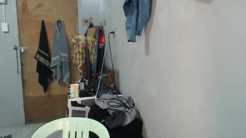 Snapshot of urpinoyasianx chatting on 03/03/26, 11:49 Mel online show from 03/03/26, 11:49