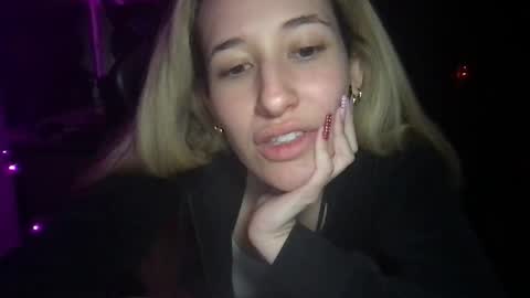 urprincessxox online show from 12/23/25, 08:56