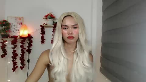 ursandra_xx online show from 02/13/25, 07:31