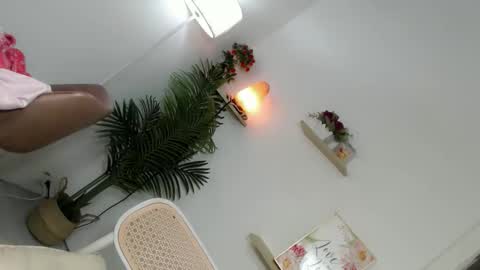Snapshot of ursandra_xx chatting on 05/06/26, 10:42 ursandra_xx online show from 05/06/26, 10:42
