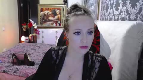 Snapshot of ursecrettreasure88 chatting on 10/21/25, 11:22 UrSecretTreasure88 online show from 10/21/25, 11:22