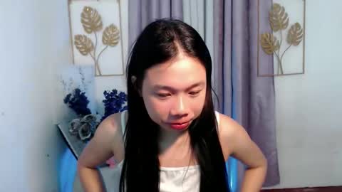 JUST CALL ME LLANA online show from 12/19/25, 04:19