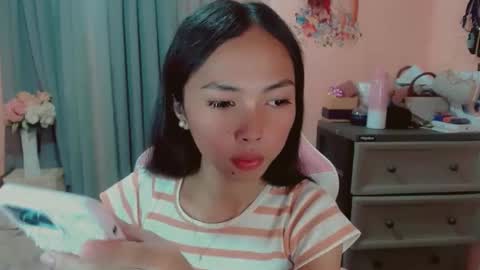 Snapshot of ursexy_michelle chatting on 12/02/24, 07:25 Your Future Michelle online show from 12/02/24, 07:25