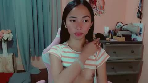 Snapshot of ursexy_michelle chatting on 12/06/24, 04:58 Your Future Michelle online show from 12/06/24, 04:58