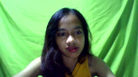 Snapshot of ursexydoll18 chatting on 01/12/25, 10:43 Darlyn room online show from 01/12/25, 10:43