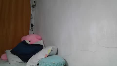 Snapshot of urshamegirl4you chatting on 04/21/26, 04:12 Your LUNA online show from 04/21/26, 04:12
