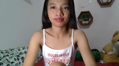 Snapshot of urshamegirl4you chatting on 05/15/26, 10:22 Your LUNA online show from 05/15/26, 10:22