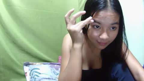 Urskinnygirl4u18 - ROSE ROOM online show from 03/09/25, 04:49