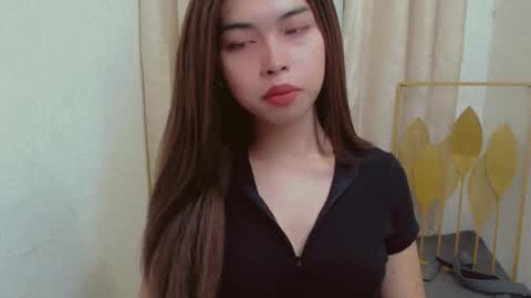Snapshot of urslutty_jasmine chatting on 05/28/26, 01:58 jasmine online show from 05/28/26, 01:58