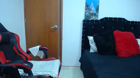 Eveling Blanco  online show from 11/08/25, 04:29