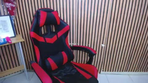 yanie online show from 01/14/25, 11:10