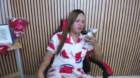 yanie online show from 02/19/25, 02:12