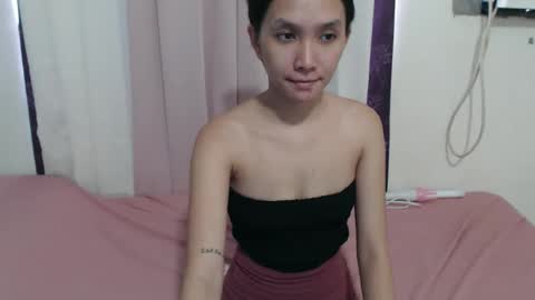 Snapshot of ursweethennesy chatting on 01/18/26, 02:48 Hennesybabe online show from 01/18/26, 02:48