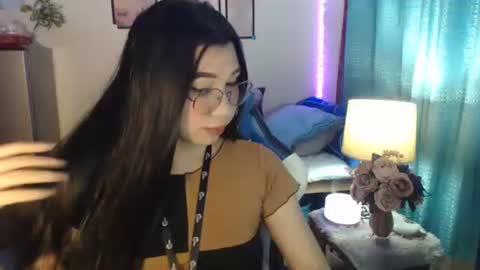 Snapshot of urwetasianprincessxx chatting on 12/04/24, 10:24 Ashley Kate Mateo Gray online show from 12/04/24, 10:24