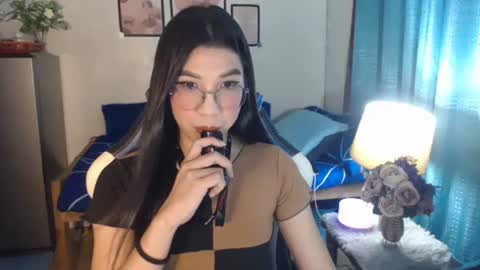 Snapshot of urwetasianprincessxx chatting on 01/26/25, 11:17 Ashley Kate Mateo Gray online show from 01/26/25, 11:17