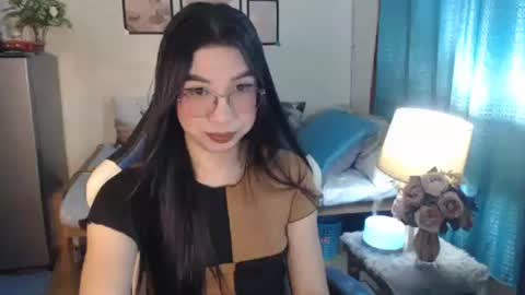 Snapshot of urwetasianprincessxx chatting on 02/20/25, 07:45 Ashley Kate Mateo Gray online show from 02/20/25, 07:45