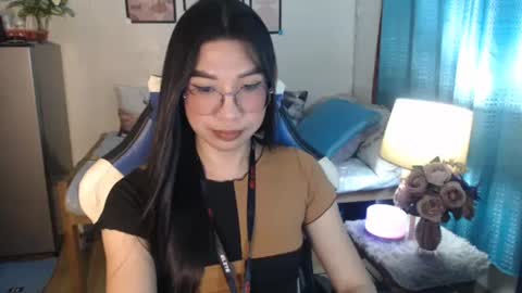 Snapshot of urwetasianprincessxx chatting on 02/20/25, 10:48 Ashley Kate Mateo Gray online show from 02/20/25, 10:48