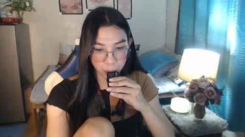 Snapshot of urwetasianprincessxx chatting on 02/27/25, 02:32 Ashley Kate Mateo Gray online show from 02/27/25, 02:32