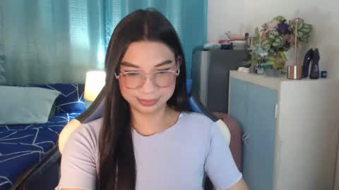 Snapshot of urwetasianprincessxx chatting on 09/17/25, 08:38 Ashley Kate Mateo Gray online show from 09/17/25, 08:38