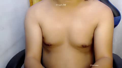 Snapshot of urwildpinayxxx chatting on 02/28/25, 04:20 melody online show from 02/28/25, 04:20