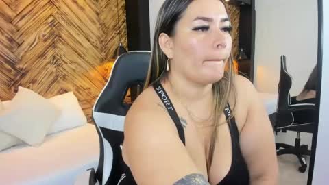 U R Z U R I online show from 04/28/26, 01:16