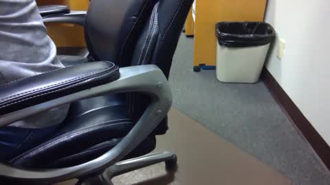 Snapshot of useemie chatting on 12/31/24, 07:18 useemie online show from 12/31/24, 07:18