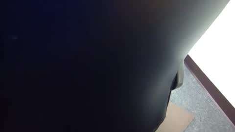 Snapshot of useemie chatting on 01/20/25, 11:43 useemie online show from 01/20/25, 11:43