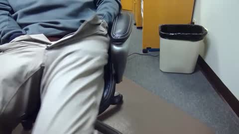 Snapshot of useemie chatting on 01/28/25, 12:36 useemie online show from 01/28/25, 12:36