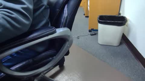 Snapshot of useemie chatting on 01/30/25, 11:45 useemie online show from 01/30/25, 11:45