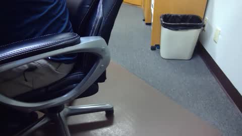 Snapshot of useemie chatting on 02/10/25, 11:13 useemie online show from 02/10/25, 11:13